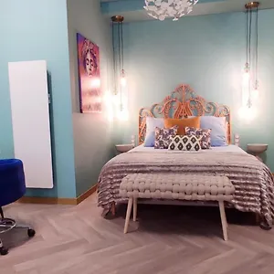 https://appartements-design-uniques-centre.midi-pyreneeshotels.com